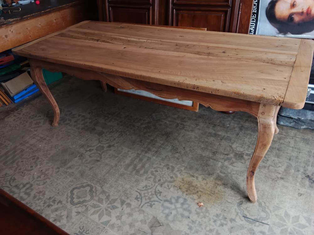 BELLE TABLE STYLE LXV DECAPEE