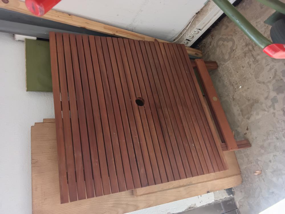 TABLE TECK DE JARDIN