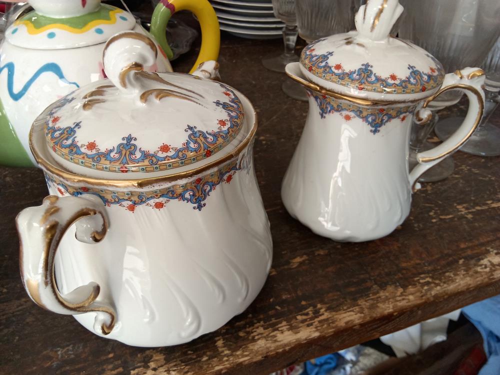 2 PIECES DE SERVICE LIMOGES FIN XIX’