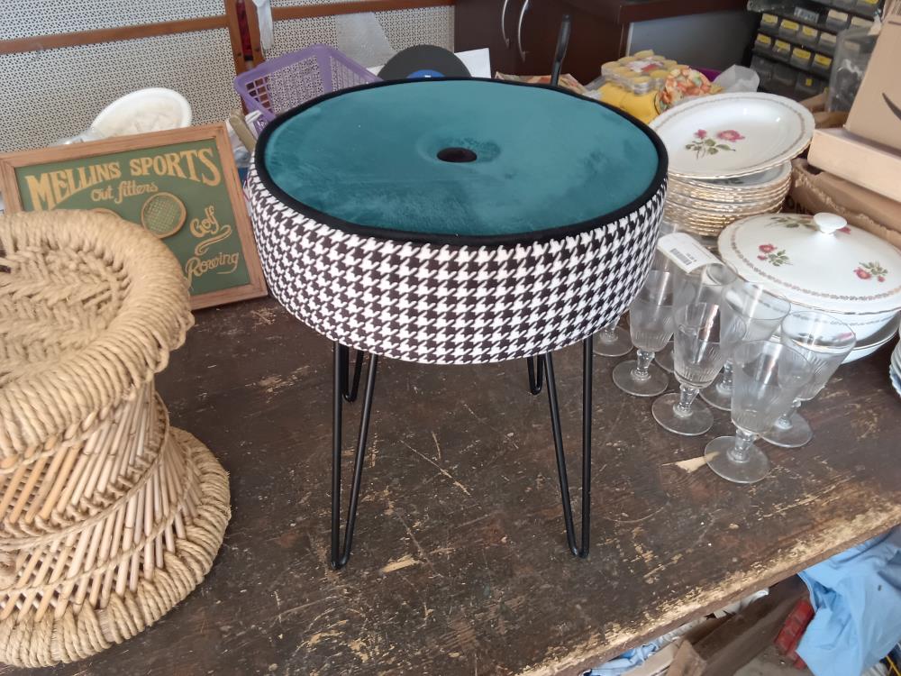 TABOURET DECO BLEU