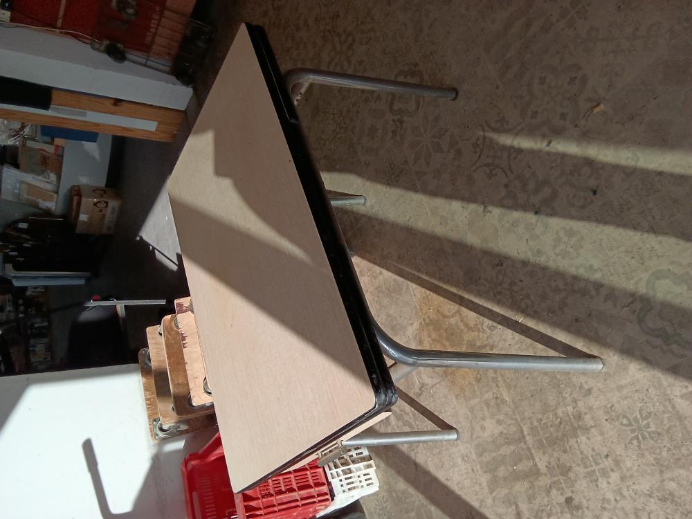 TABLE FORMICA BEIGE