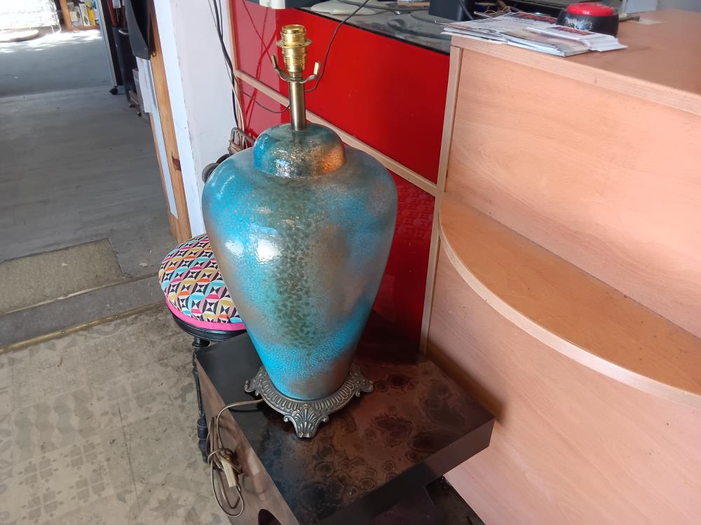LAMPE BLEUE DOREE IRISEE