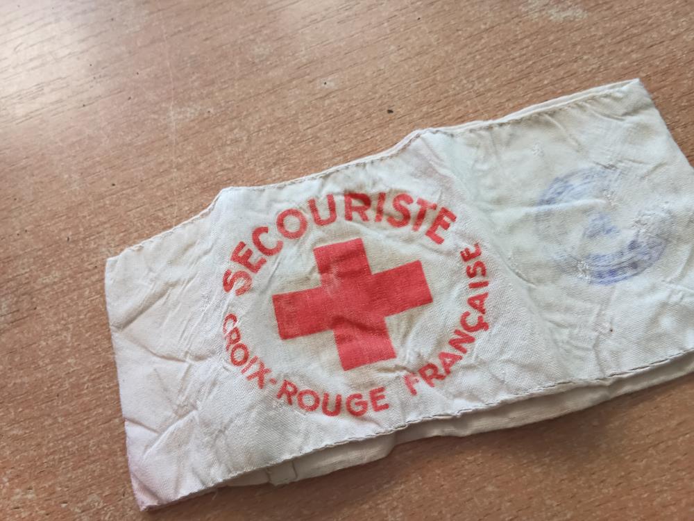 BRASSARD CROIX ROUGE ANCIEN