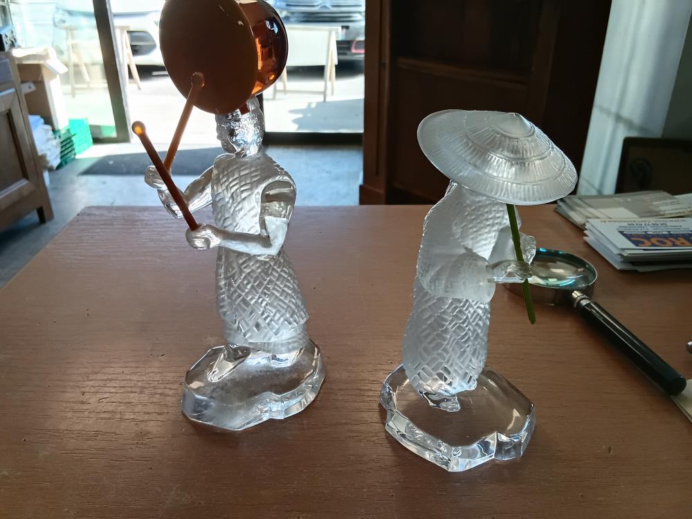 PERSONNAGE ASIE CRISTAL  ST LOUIS 