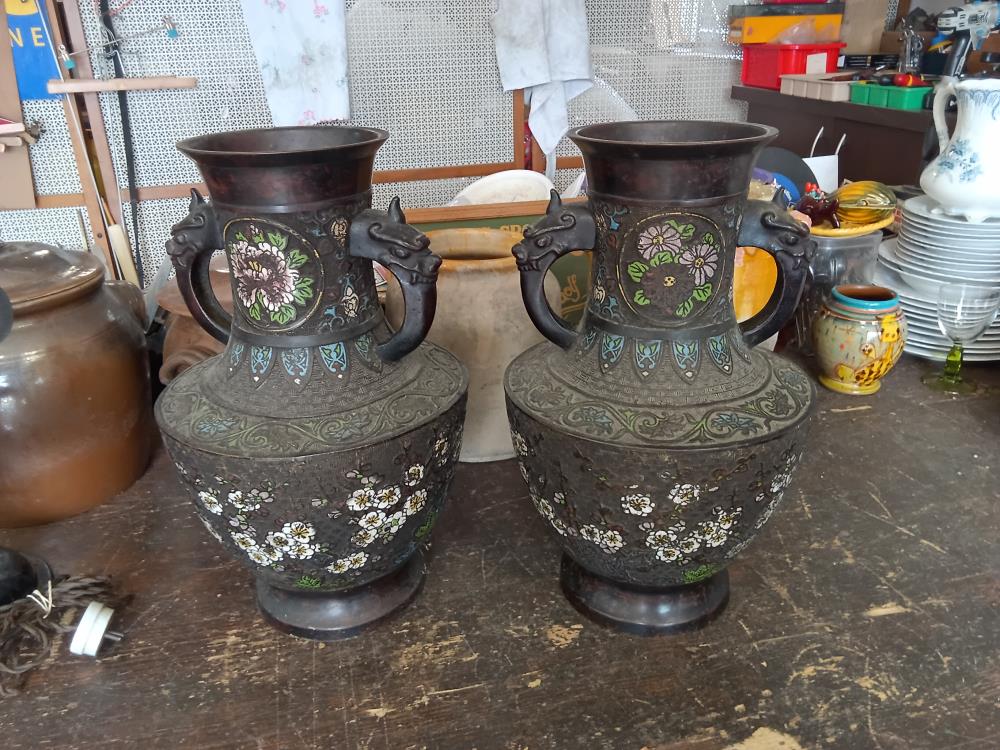 PAIRE DE VASES CHINOIS BRONZE EMAILLE