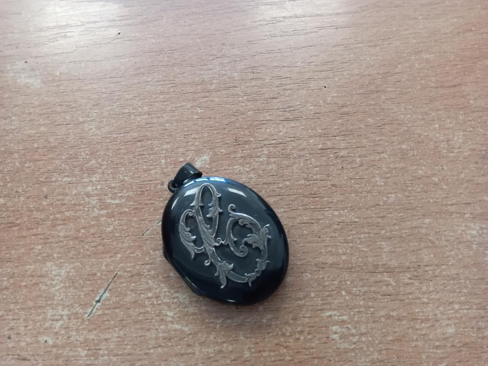 MEDAILLON ANCIEN 