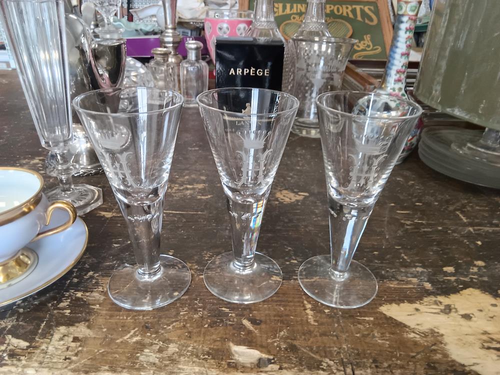 3 VERRES MONOGRAMES