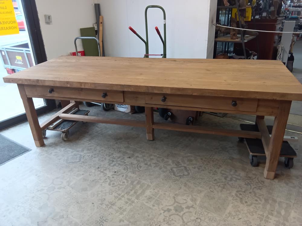 GRANDE  TABLE SABLEE 2T CHENE MASSIF