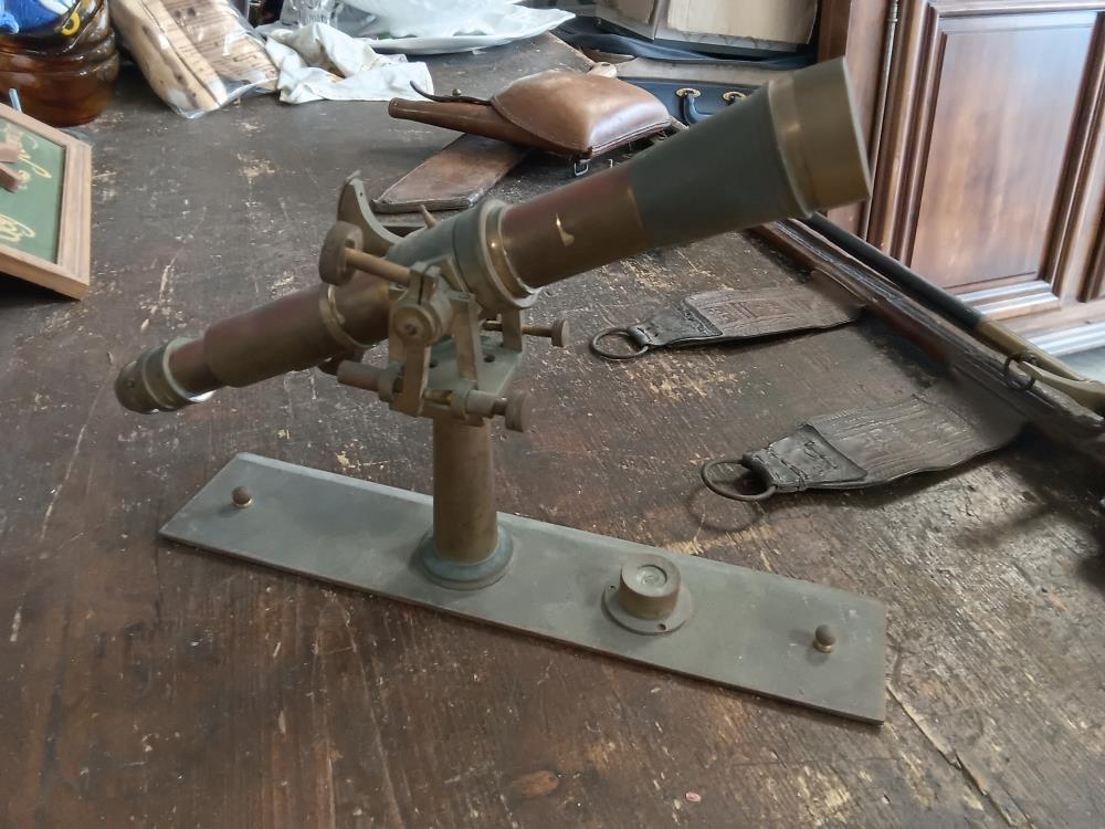 LUNETTE TOPOGRAPHIQUE ANCIENNE