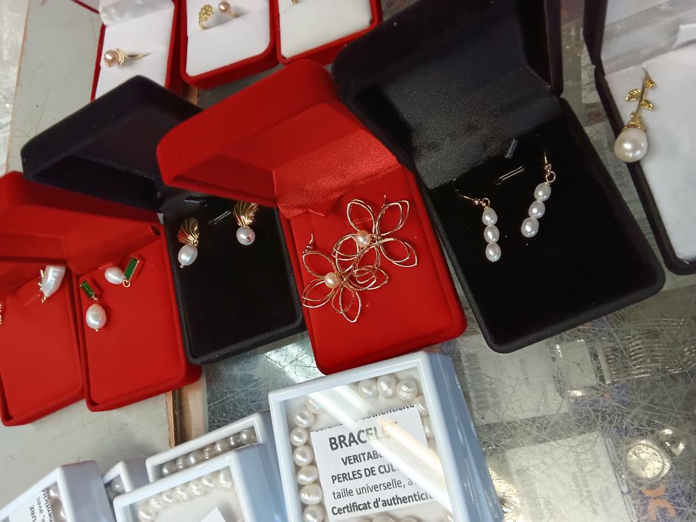 COFFRET BOUCLES D'OREILLES PERLE