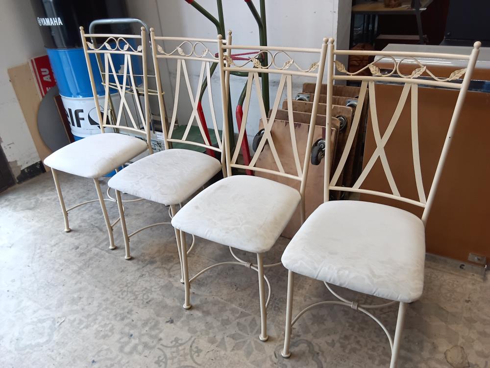 4 CHAISES METAL BEIGE