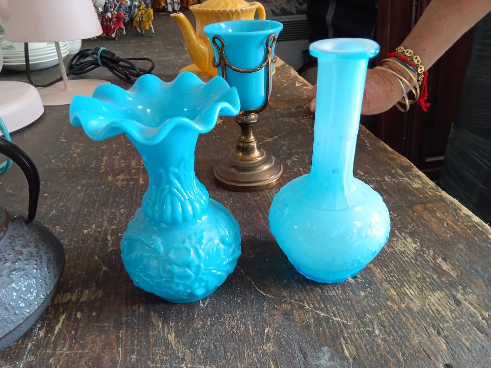 VASE OPALINEBLEU
