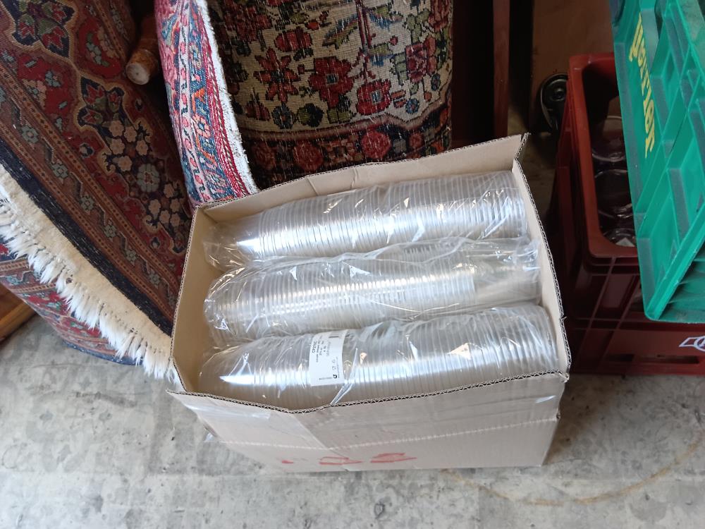 CARTON DE GOBELETS PLASTIQUES
