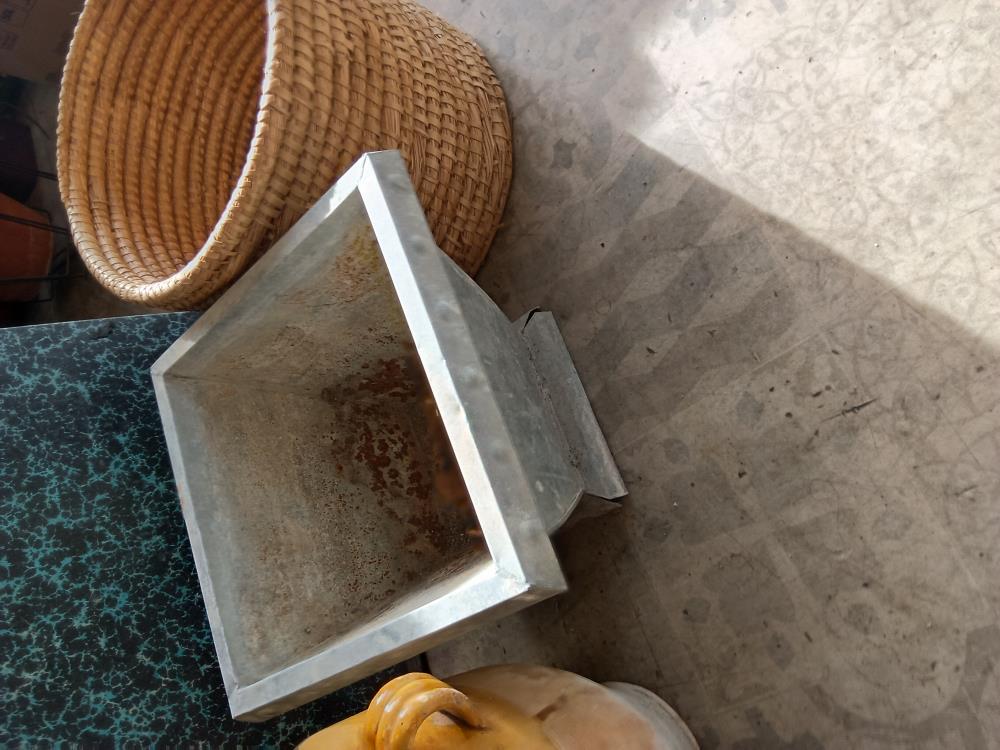 CACHE POT ZINC