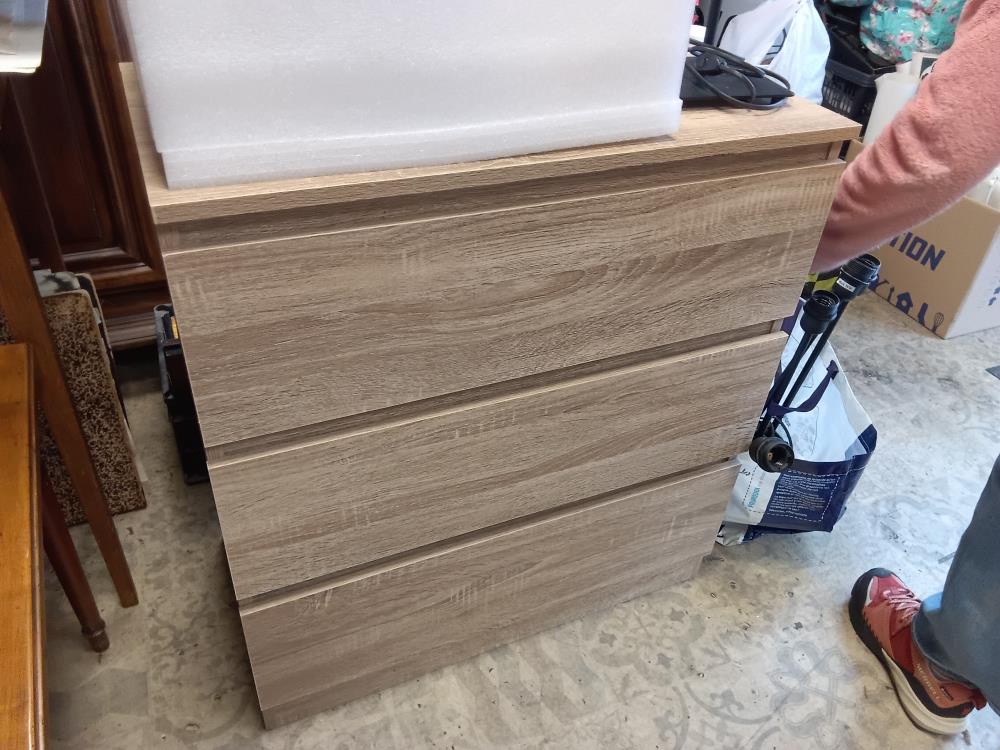 COMMODE 3T