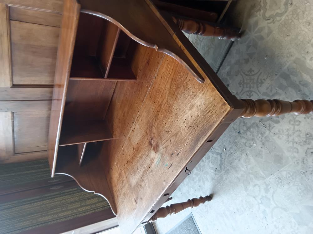 BUREAU A CREDENCE 