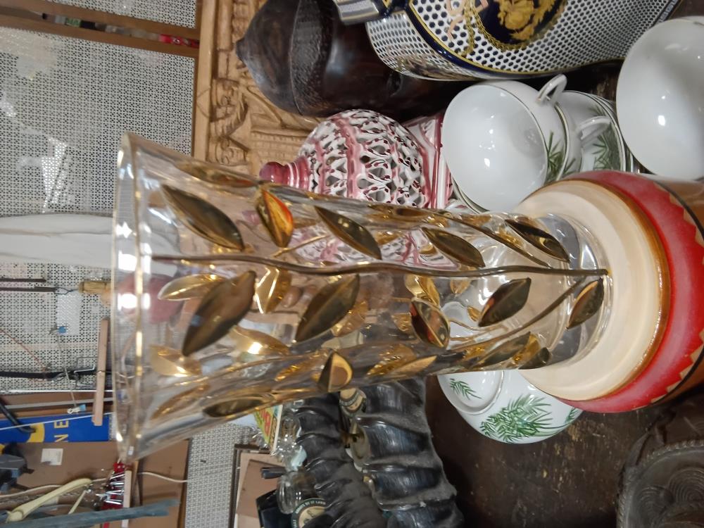 VASE FEUILLAGE DORE