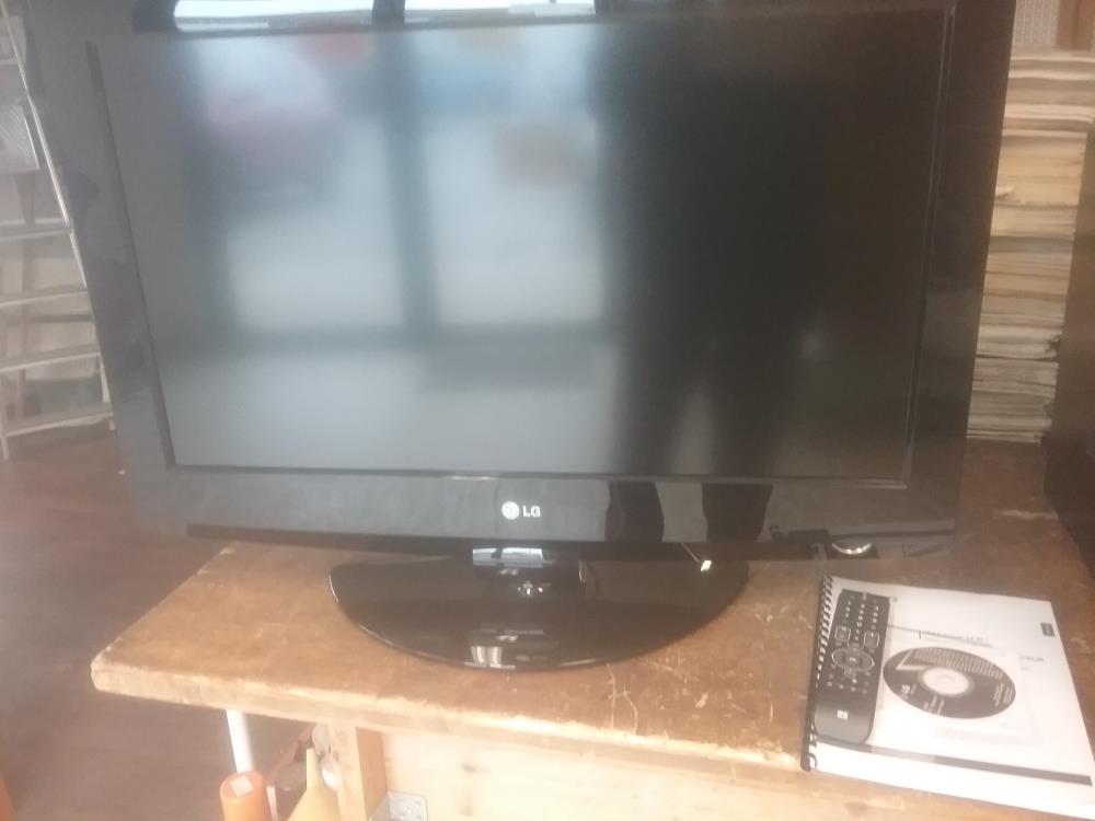 TELEVISEUR LG 8OCM LCD HD