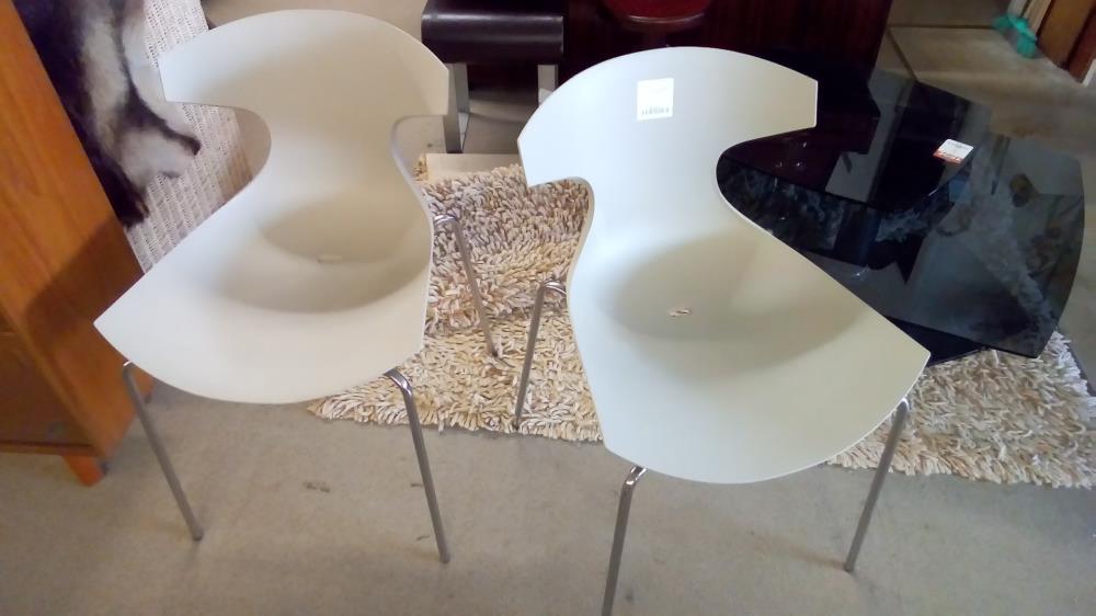 PAIRE DE CHAISES DESIGN DOMITALIA