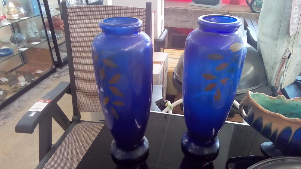 PAIRE DE VASES DE CHEMINÉE VERRE BLEU