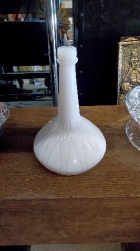 VASE SOLIFLORE OPALINE