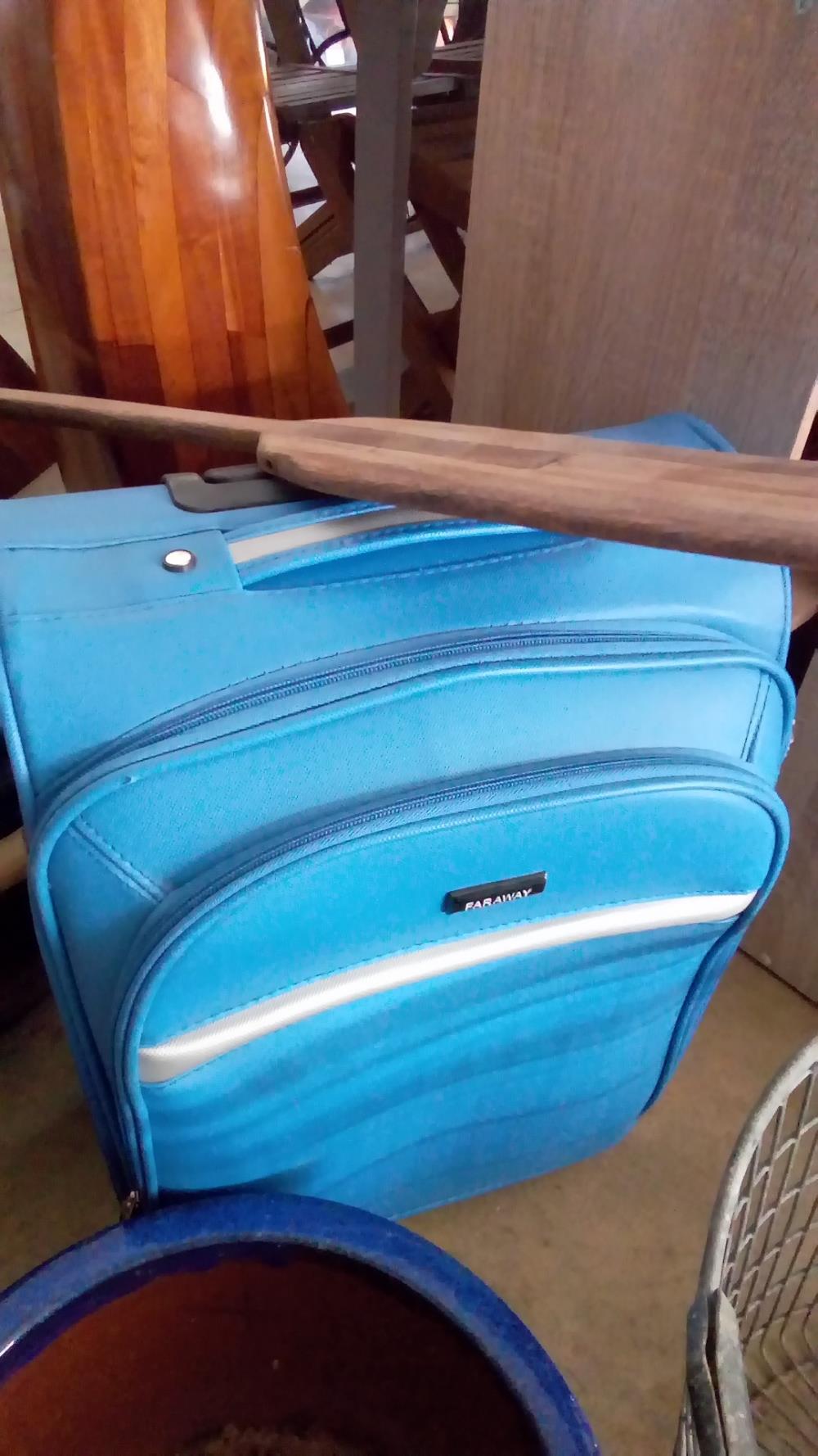 VALISE BLEUE