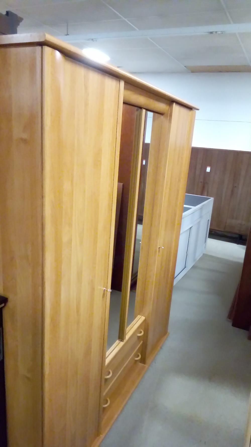 ARMOIRE MODERNE AGGLO