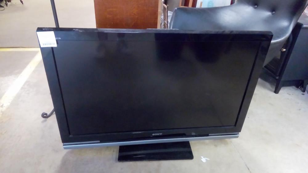 ECRAN SONY 102 CM LCD TNT OK