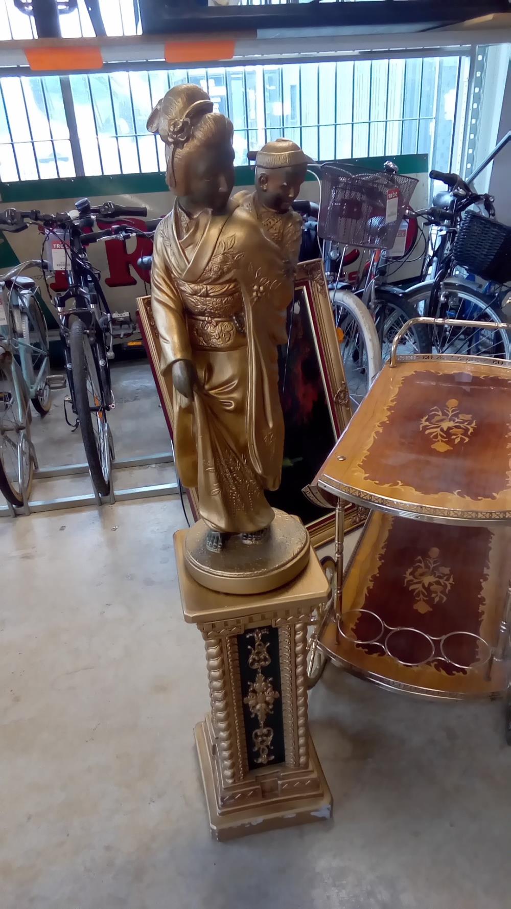 STATUETTE ASIATIQUE DORÉE AVEC SUPPORT