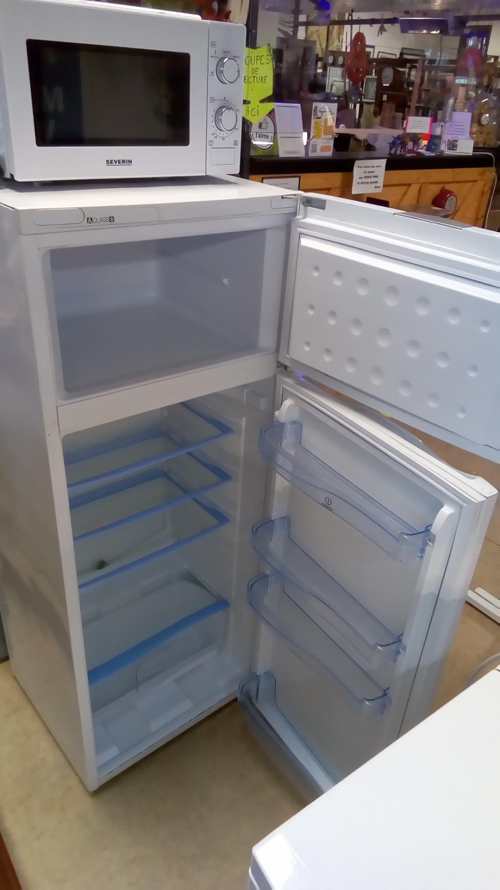 FRIGO CONGÉLATEUR INDESIT