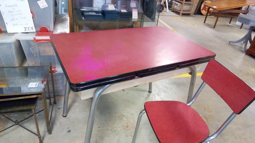 TABLE FORMICA ROUGE 2 ALLONGES