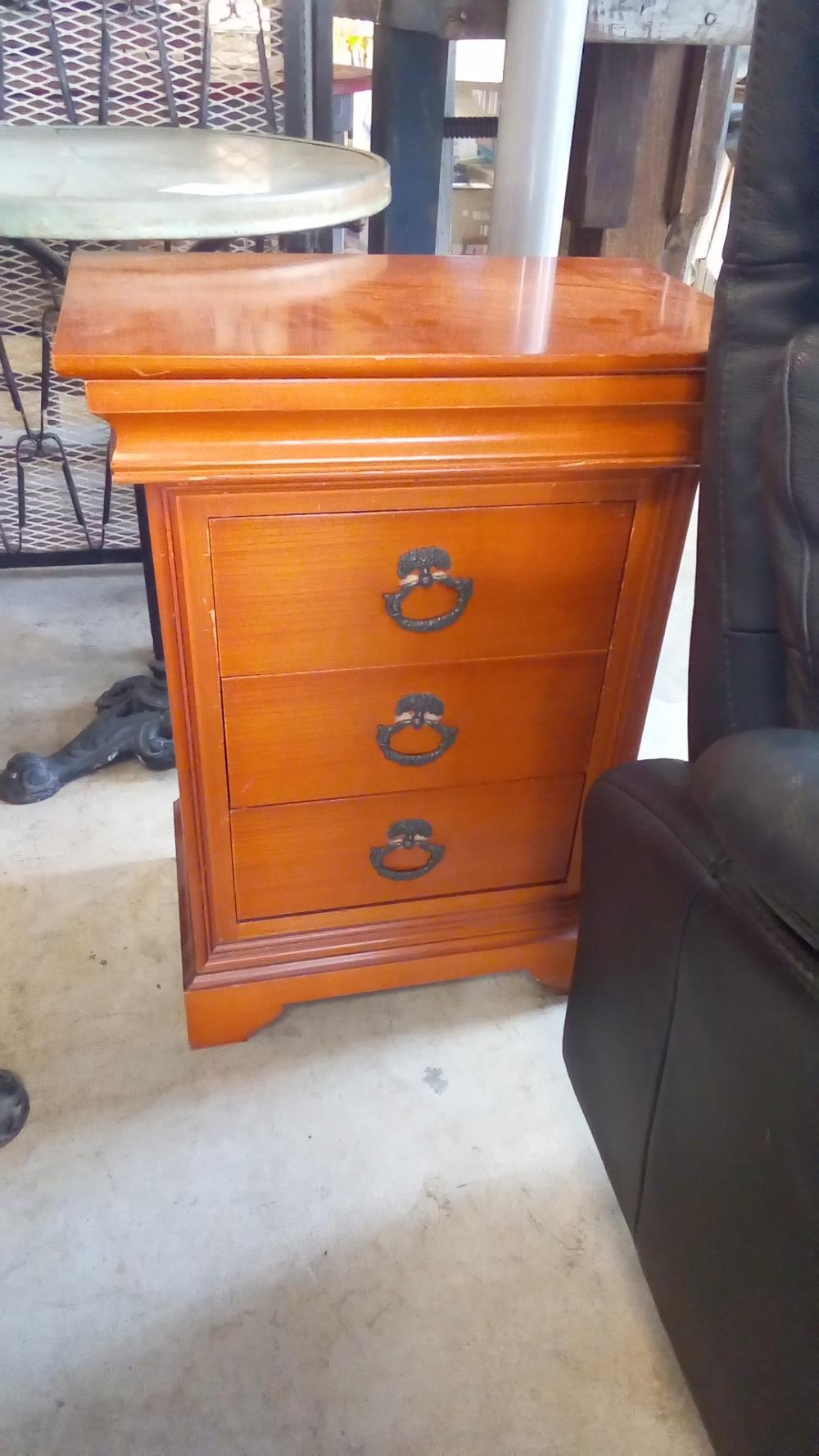 MEUBLE D'APPOINT 3T