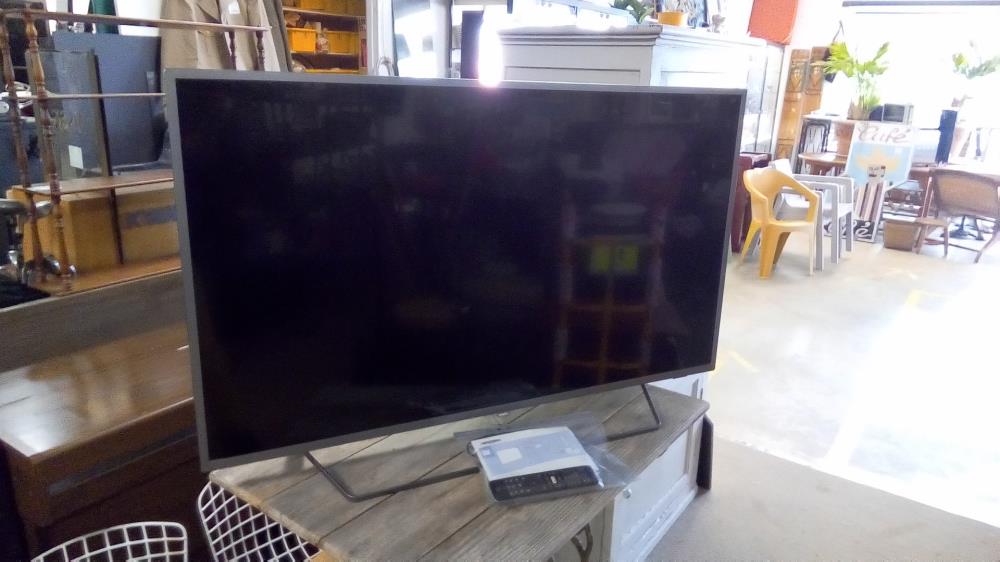 ÉCRAN PHILIPS 125CM LEDS