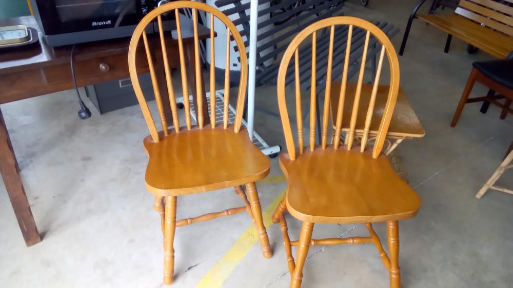 PAIRE DE CHAISES DE CUISINE 