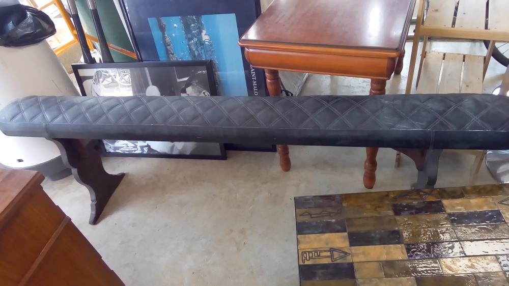 BANC CAPITONNÉ