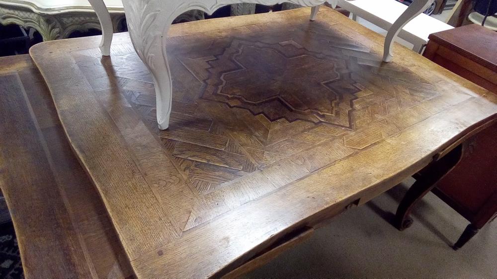 TABLE STYLE LOUIS XV RARE MARQUETERIE