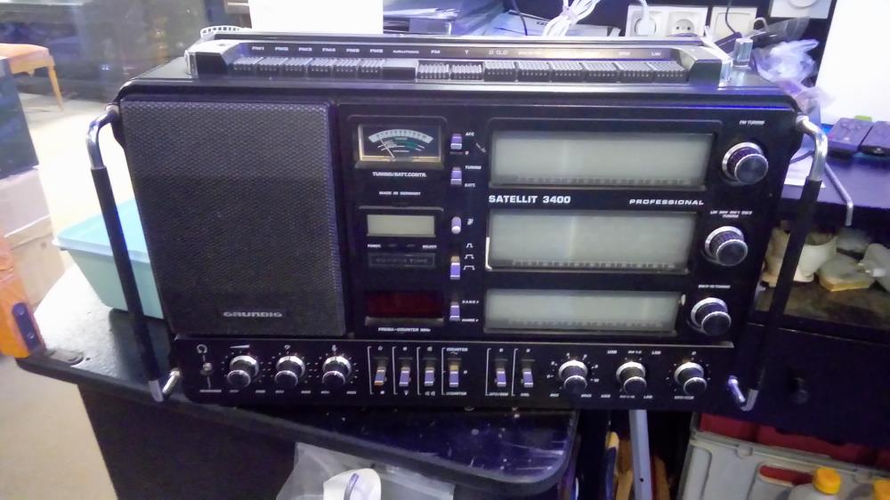 RADIO GRUNDIG SATELLIT 3400 ONDES COURTES