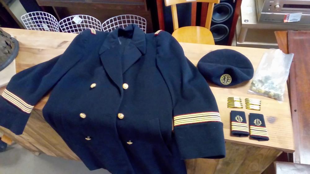 VESTE ET GALONS COLONEL BOUTONS BERET