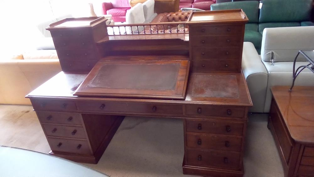 BUREAU ANGLAIS ACAJOU STYLE CHARLES DICKENS
