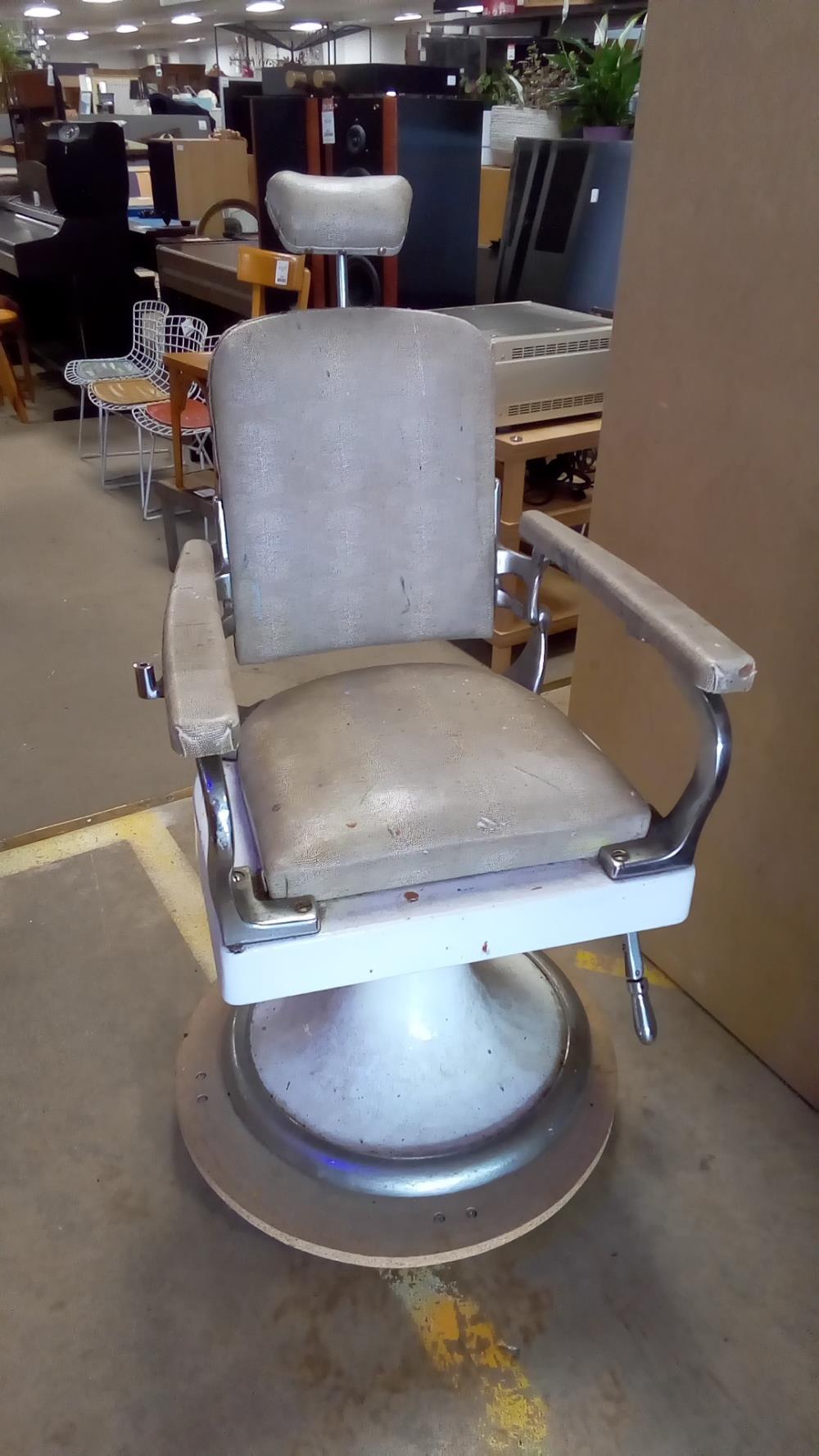 FAUTEUIL DE BARBIER  ANCIEN