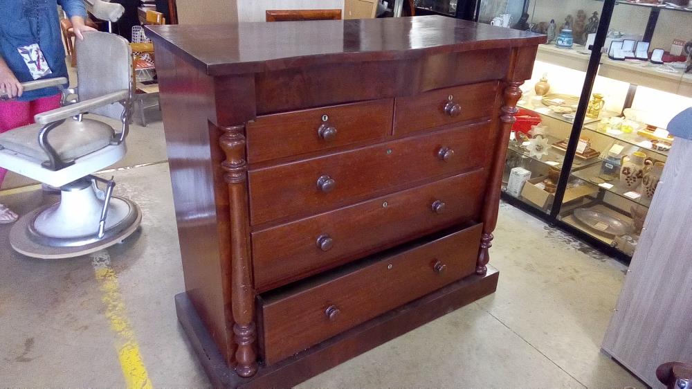COMMODE ÉCOSSAISE ACAJOU