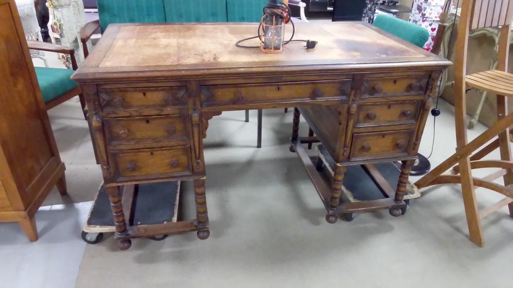 BUREAU ANGLAIS CHÊNE 7 TIROIRS