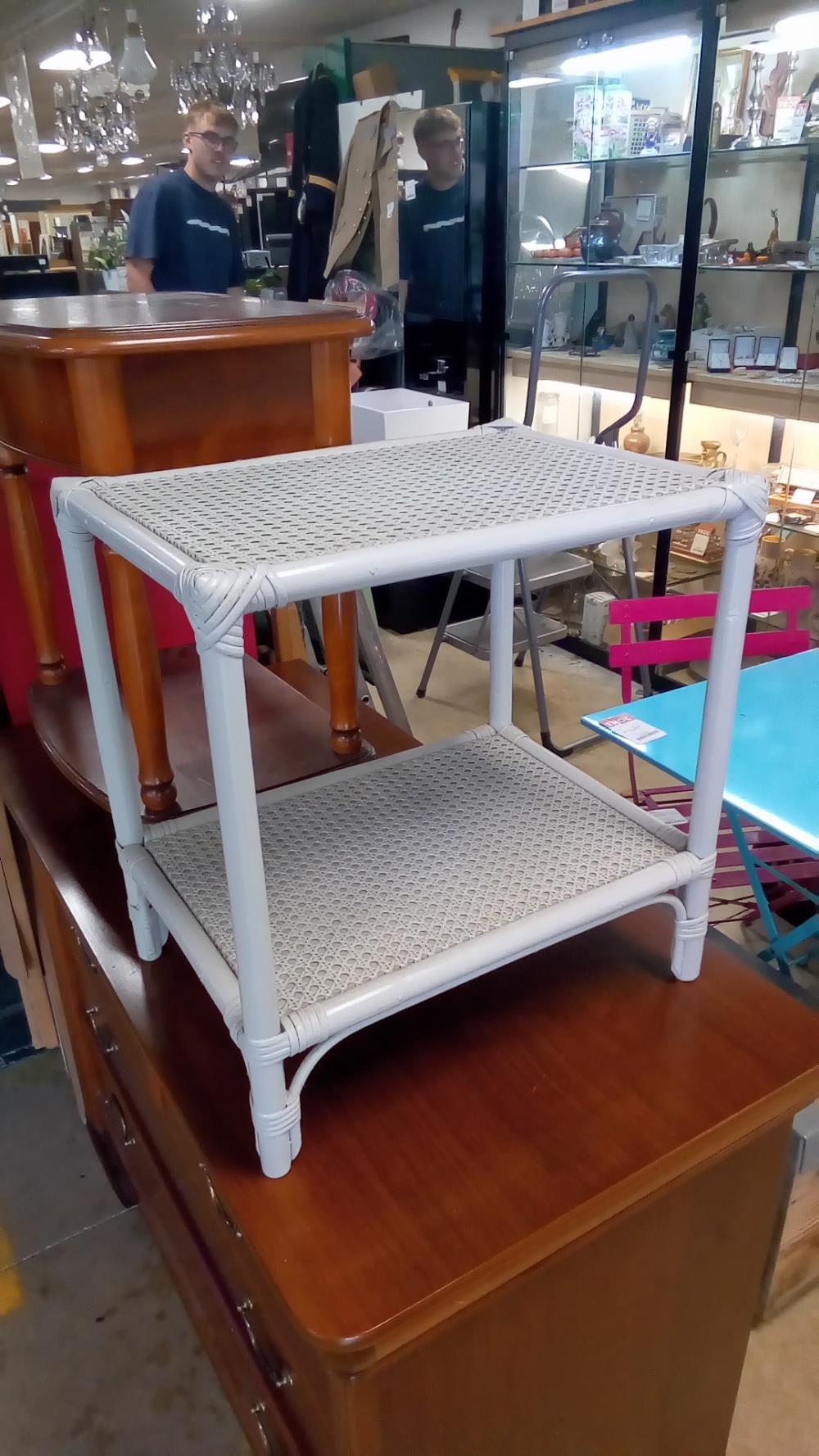 PETITE TABLE ROTIN