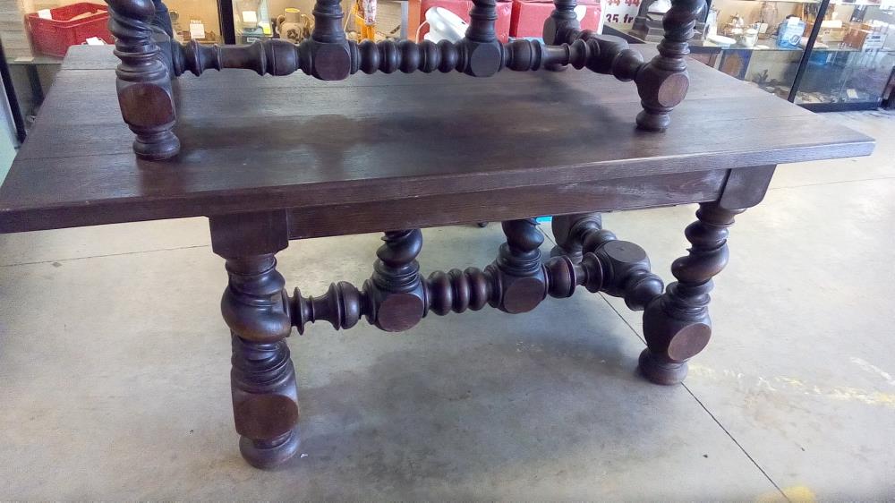 TABLE CHÊNE STYLE LOUIS XIII TORSADEE (POSSIBILITÉ 2 ALLONGES)