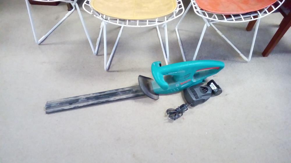 TAILLE HAIE BOSCH BATTERIE