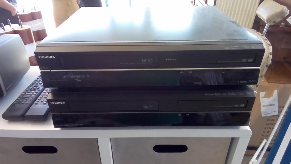 LECTEUR ENREGISTREUR DVD VHS TOSHIBA