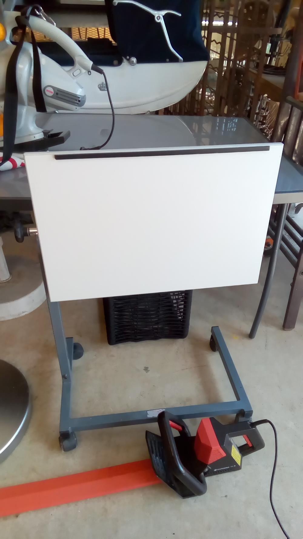 TABLE DE LIT