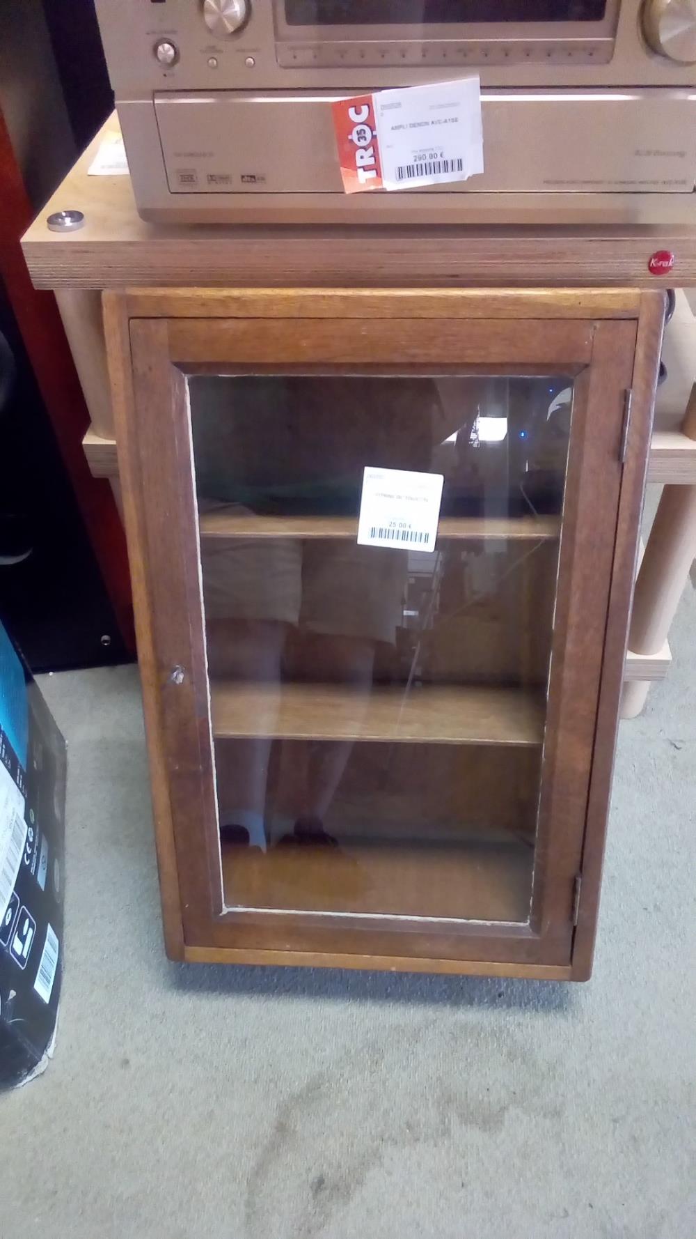 VITRINE DE TOILETTE