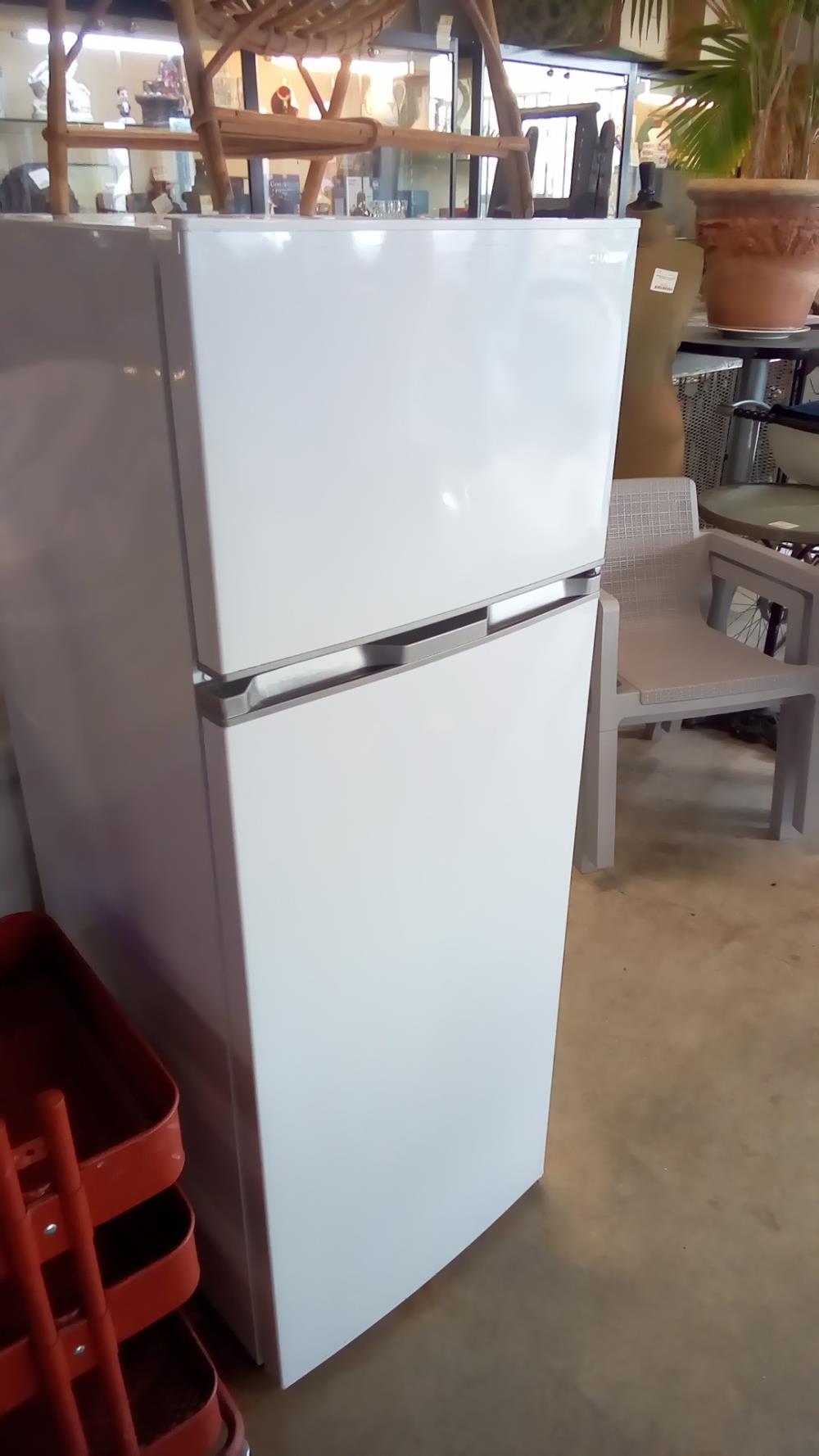 RÉFRIGÉRATEUR CONGÉLATEUR SHARP TBE 