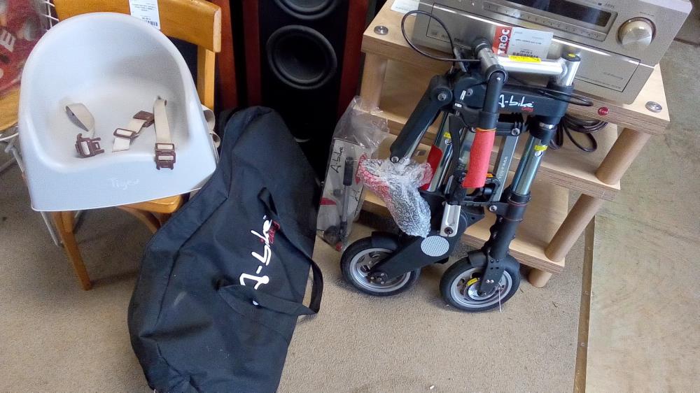 MINI VÉLO PLIANT JAMAIS SERVI AVEC SON SAC ET ACCESSOIRES